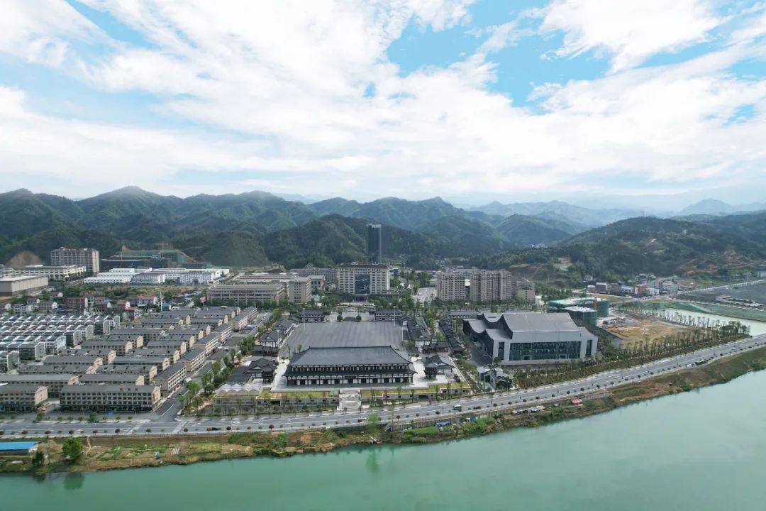 理想华莱:游安化,喝黑茶,享健康茶生活