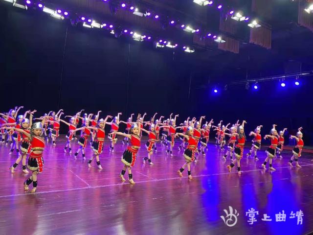 宣威市龙华小学:民族舞蹈跳起来