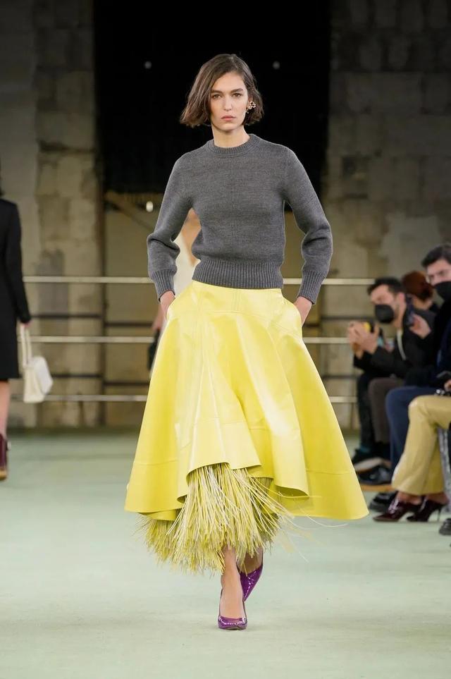 无比适合春天的长裙(maxi dress),到底应该怎么穿?