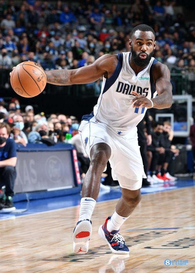 小哈达威:队友们一直告我去投篮 当自己处在空位时就会出手