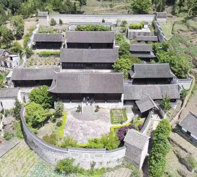 大屯土司庄园来到毕节你可以到七星关区拱拢坪森林公园吸氧到阿西里西