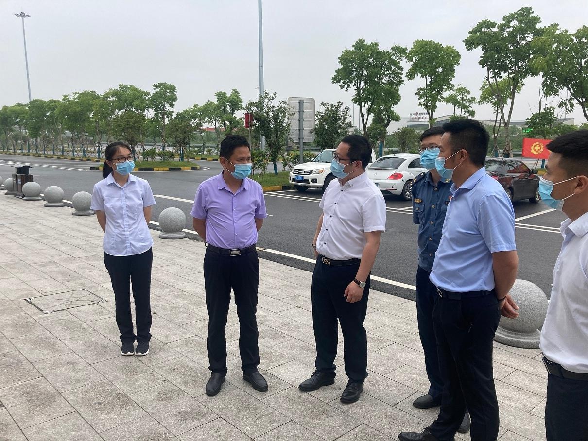 市交通运输局副局长倪建国带队调研高速公路 服务区创建工作