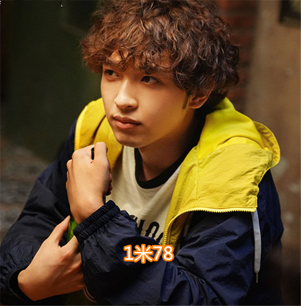 穿越火线演员的身高,肖枫1米78,小北1米82,看到许蔚有些意外