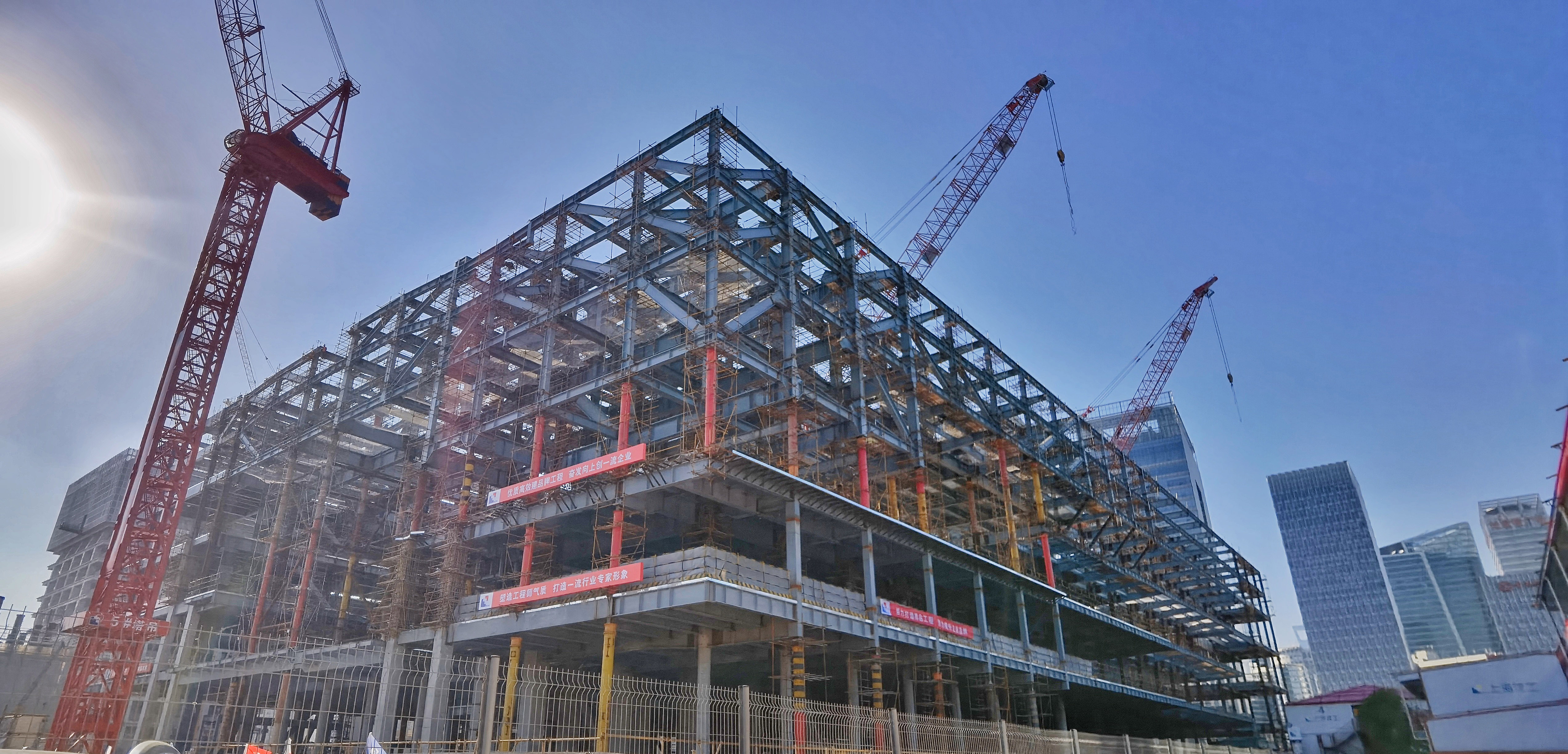 上海博物馆东馆新建工程主体钢结构顺利封顶