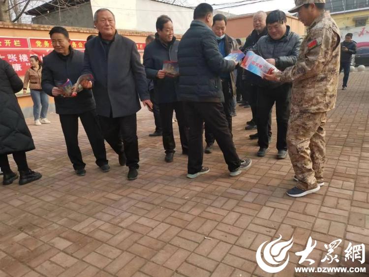 嘉祥县大张楼镇武装部开展征兵宣传进村居活动