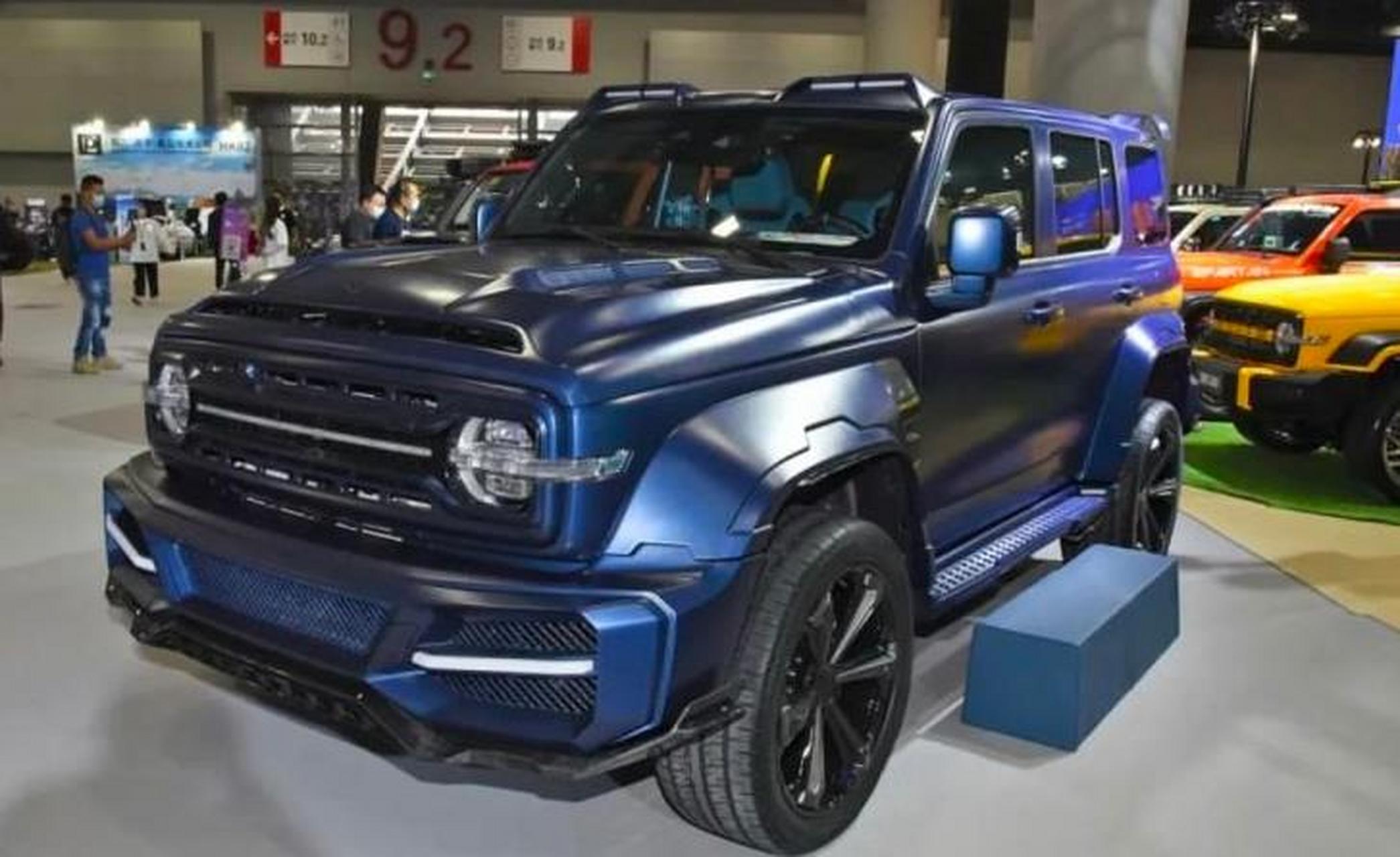 长城坦途克300是一款由长城汽车有限公司推出的高端越野suv车型,具有