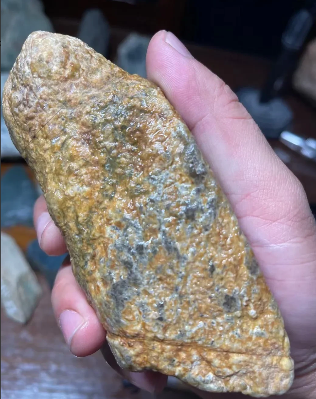 达马坎鸡油黄翡翠原石