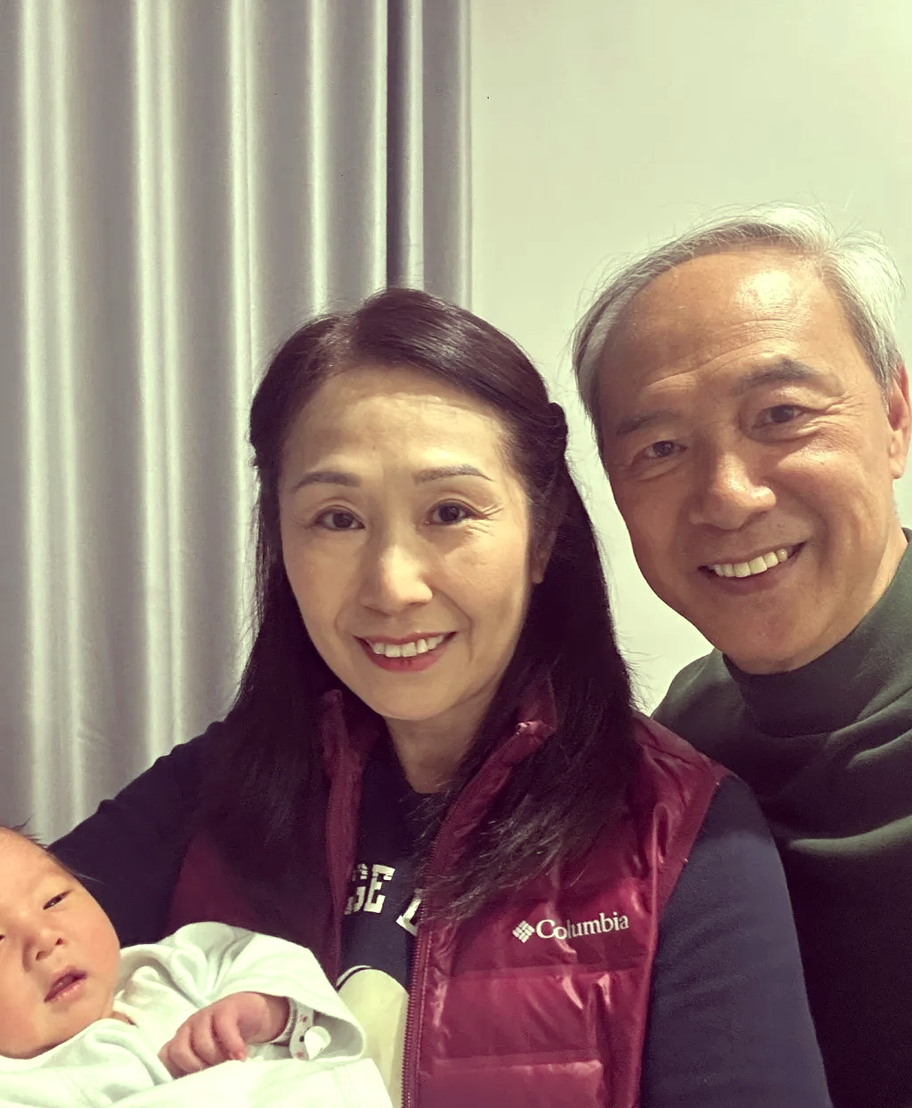 陈荣峻迎来外孙,与吴香伦共享人生喜悦