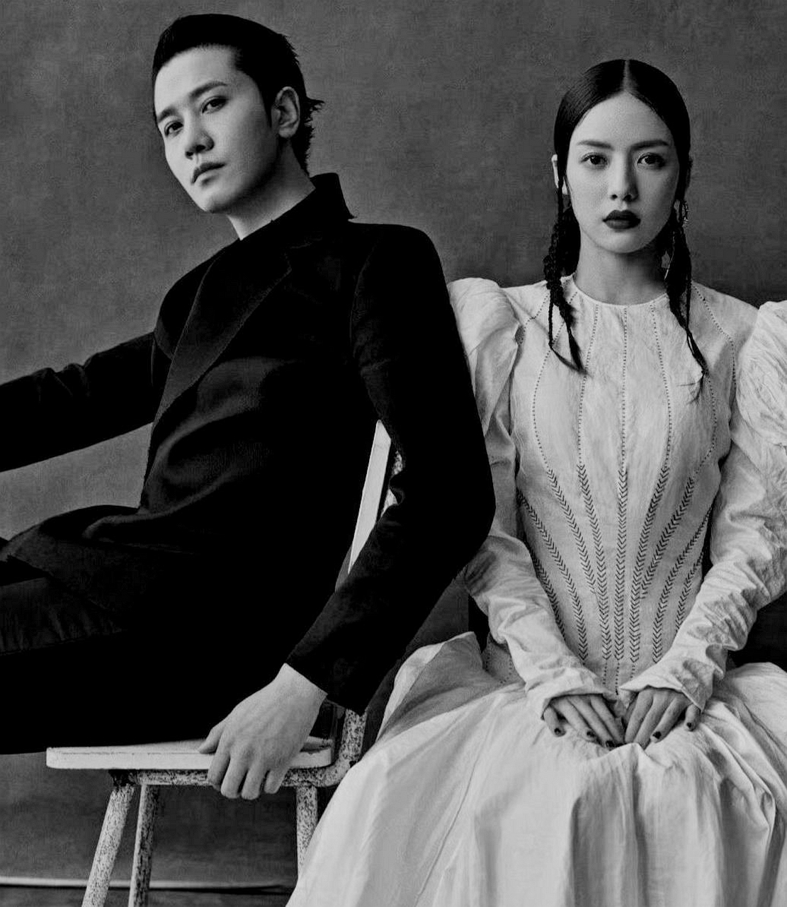 这组时尚芭莎情侣拍最能营造cp感,你认为呢?