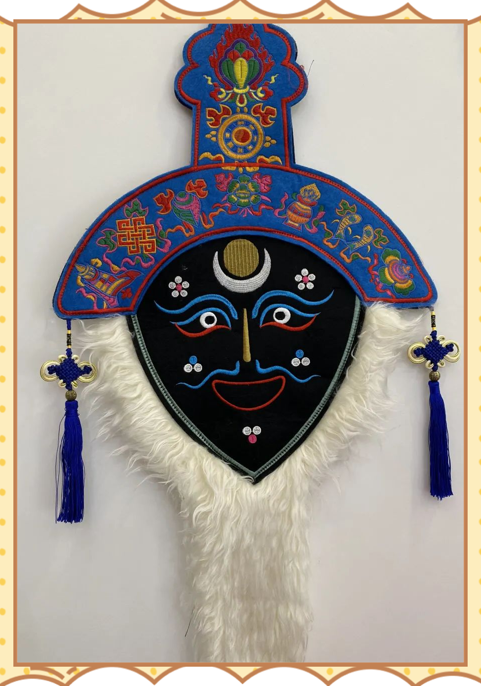 藏戏面具的多样类型与色彩象征,揭示人物性格与剧情发展