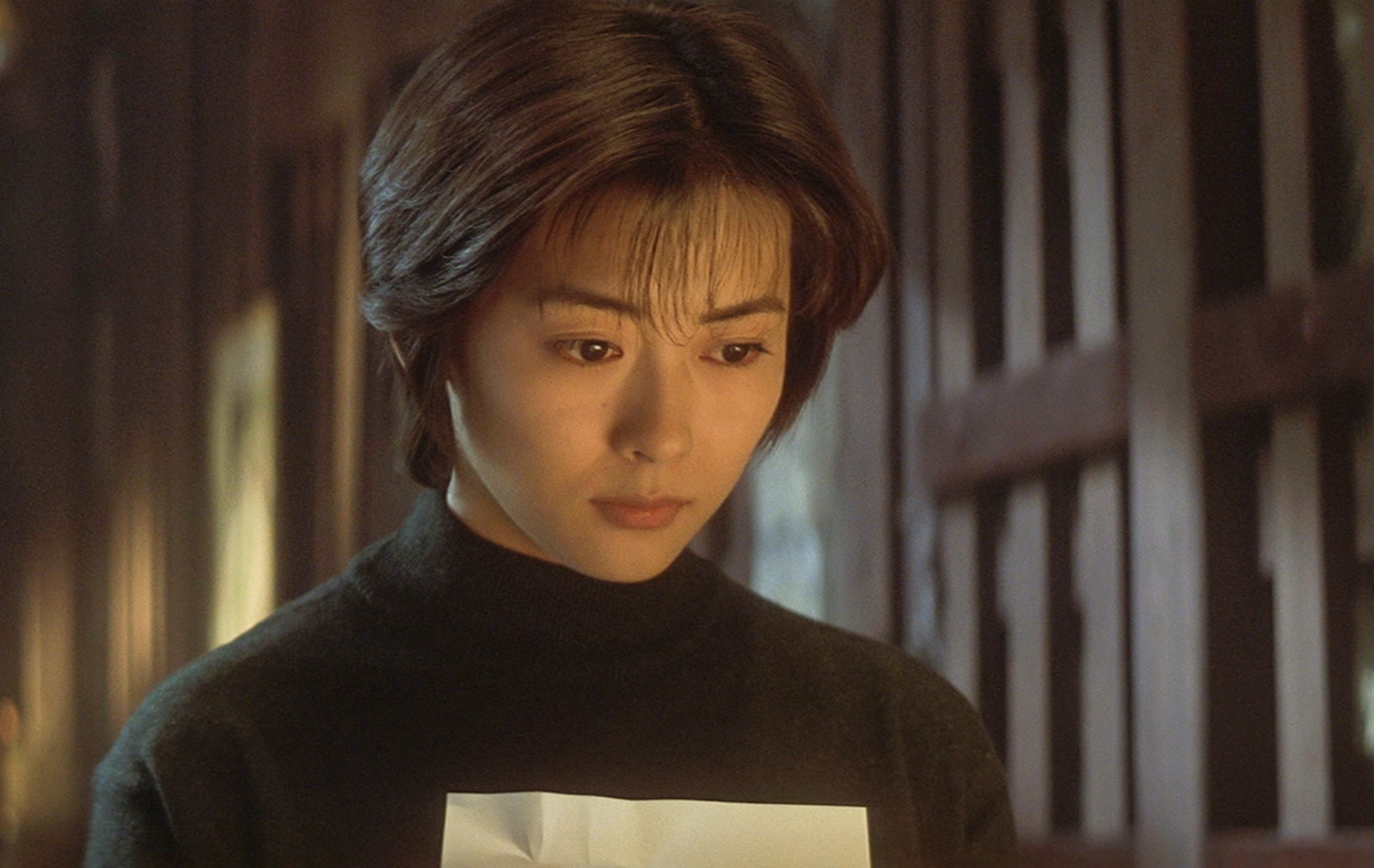 多年后重读《情书》,我看到了那段纯真情感背后的残酷一面