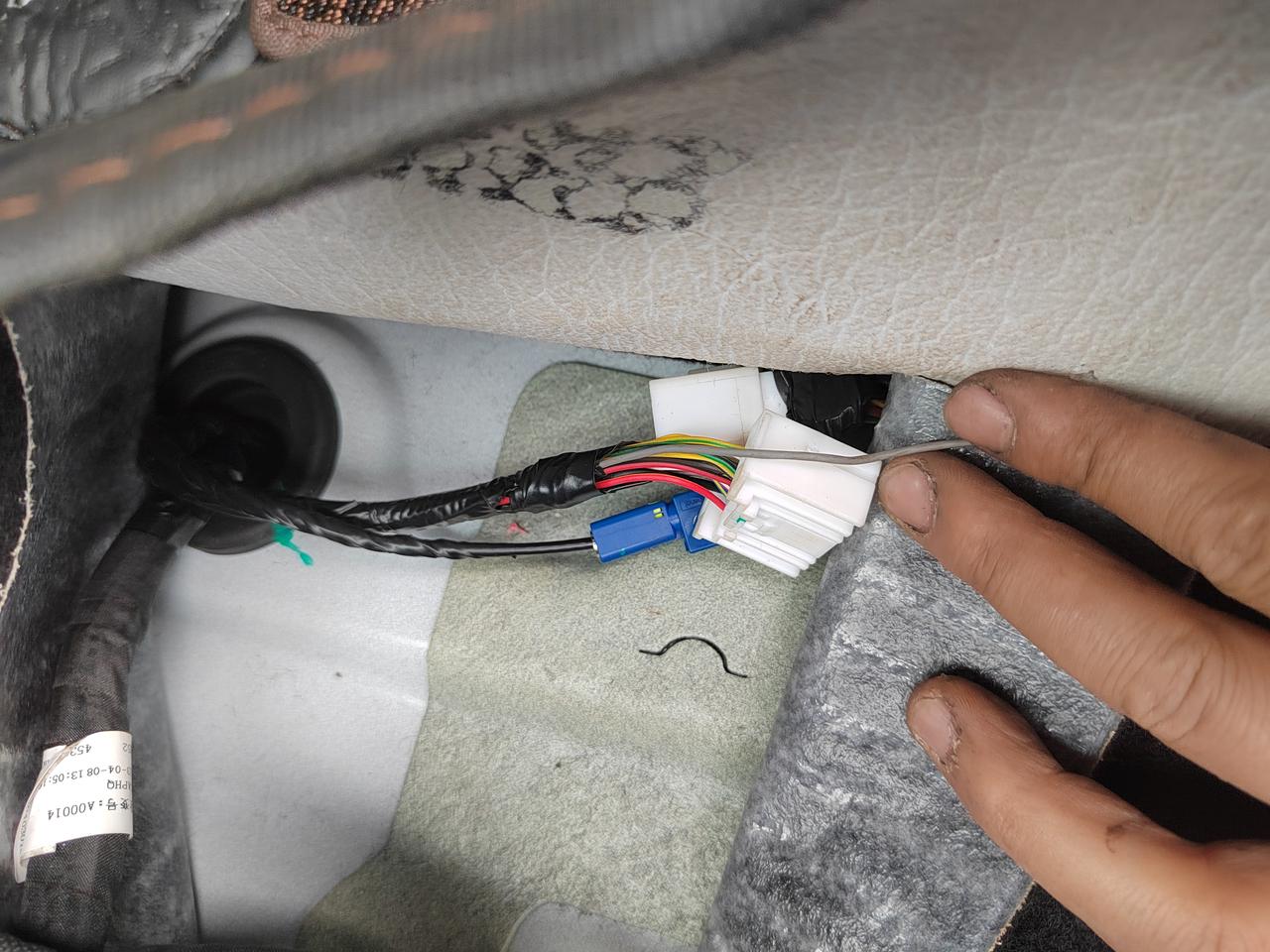 23款长城炮安装雾灯