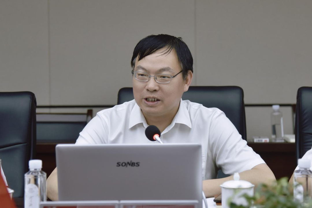 罗卫华当选为现代投资董事长