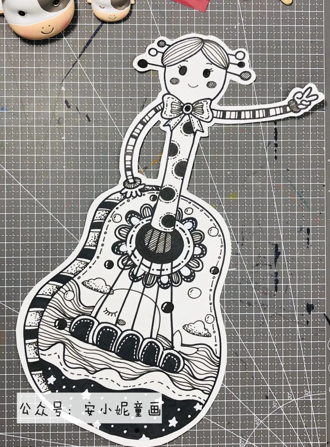 线描创意画「尤克里里」