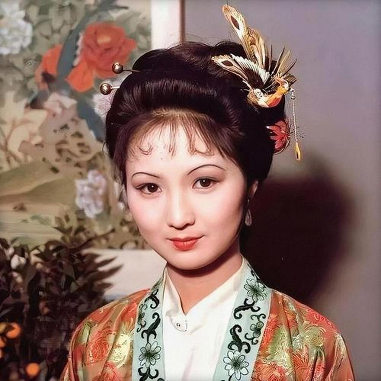 《红楼梦》里,和主子一起过生日的丫头.