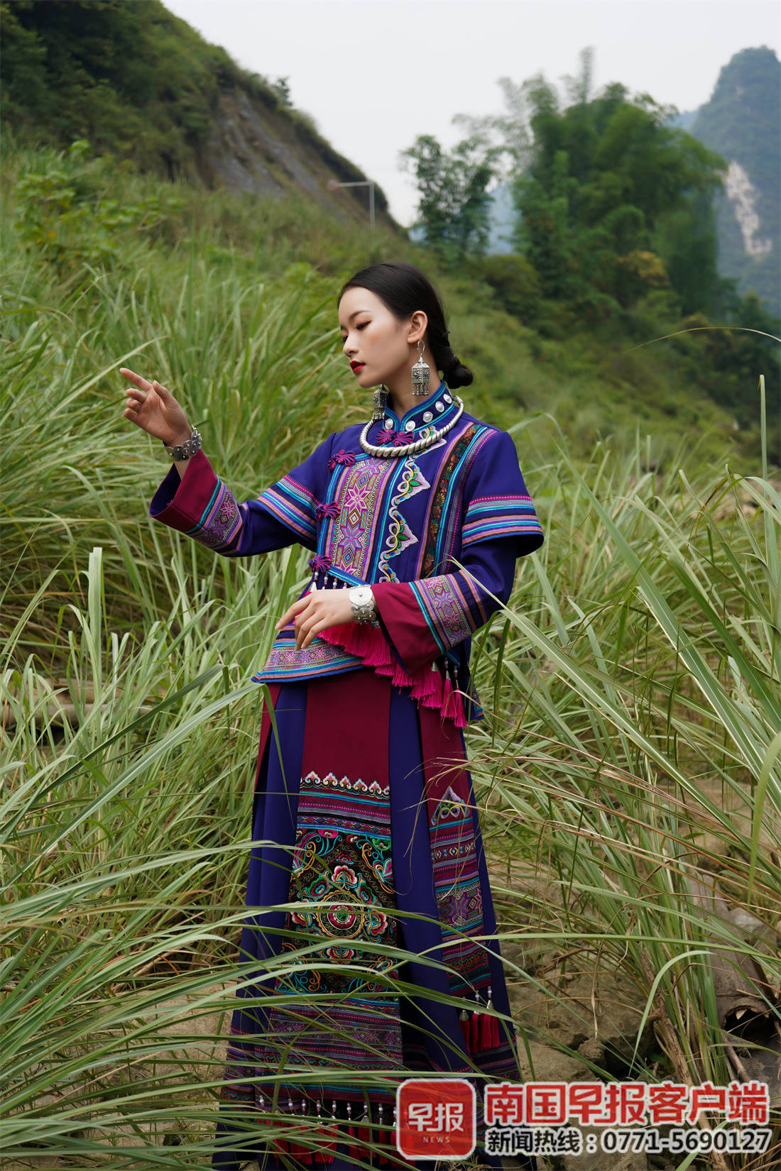 广西90后妹子穿上民族服饰,拍出系列时尚大片