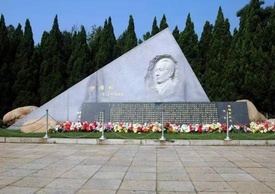 探访共青城耀邦陵园