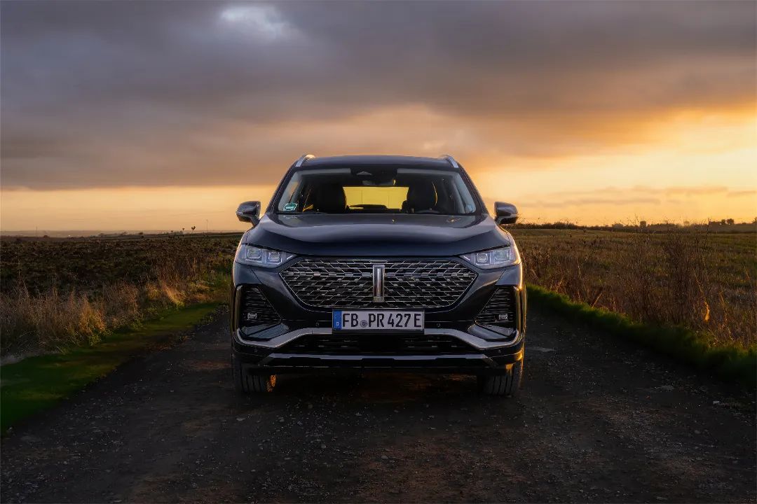 长城汽车:魏牌拿铁 phev 在欧洲上市,4.799 万欧元起售