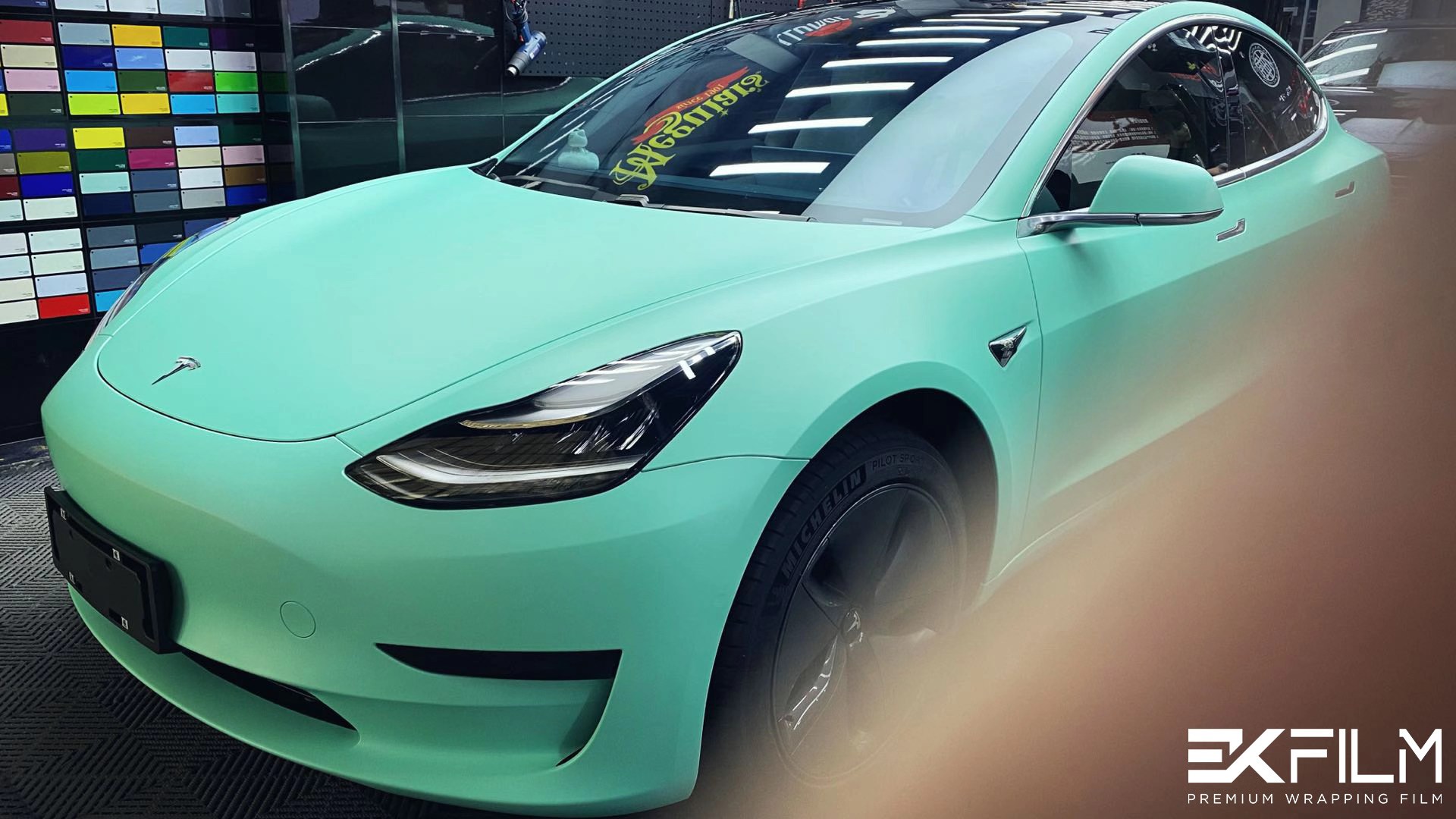 特斯拉model3汽车贴膜ek改色膜消光蒂芙尼