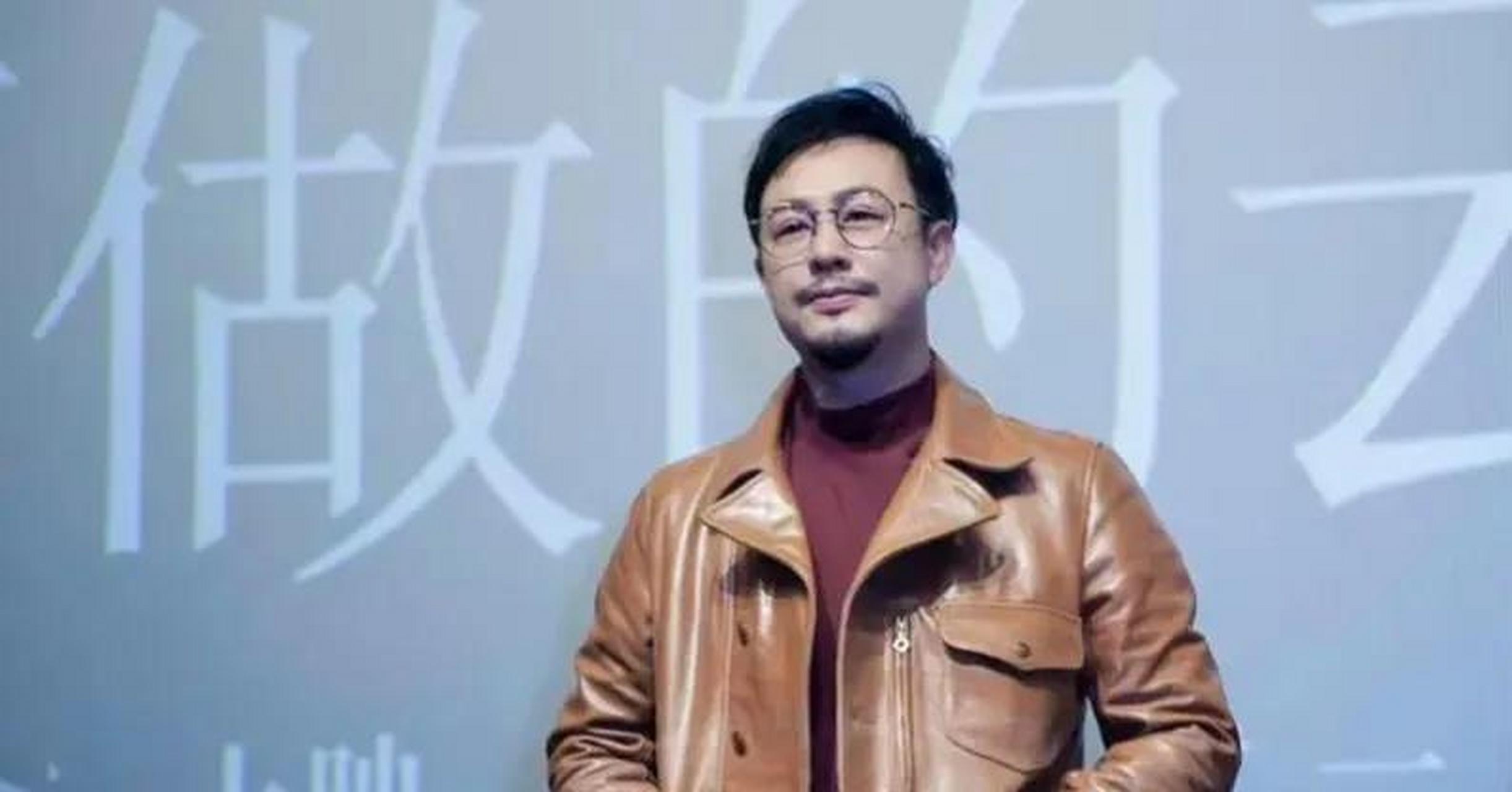 两人合作八年,携手走过艰难时光,张颂文曾表示赵玉德给了自己理解和