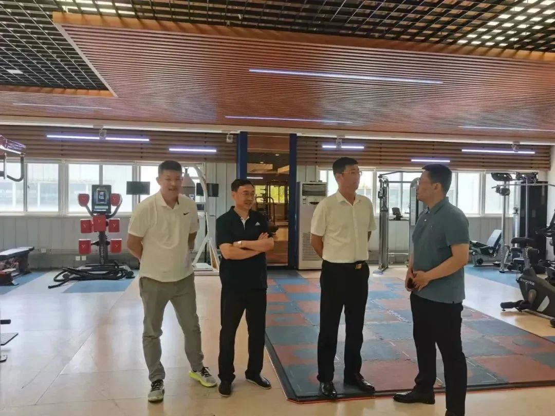 省体育局副局长栾风岩来青调研体育产业工作