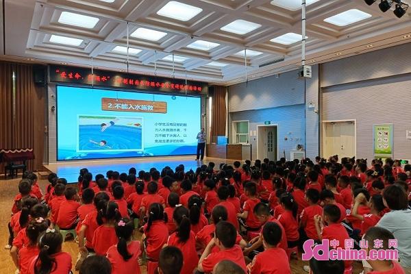 乐慧幼儿园开展防溺水安全宣讲进校园活动