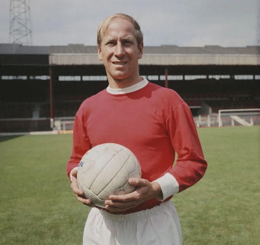 传奇离去,永垂不朽:足坛巨星博比查尔顿逝世,享年86岁