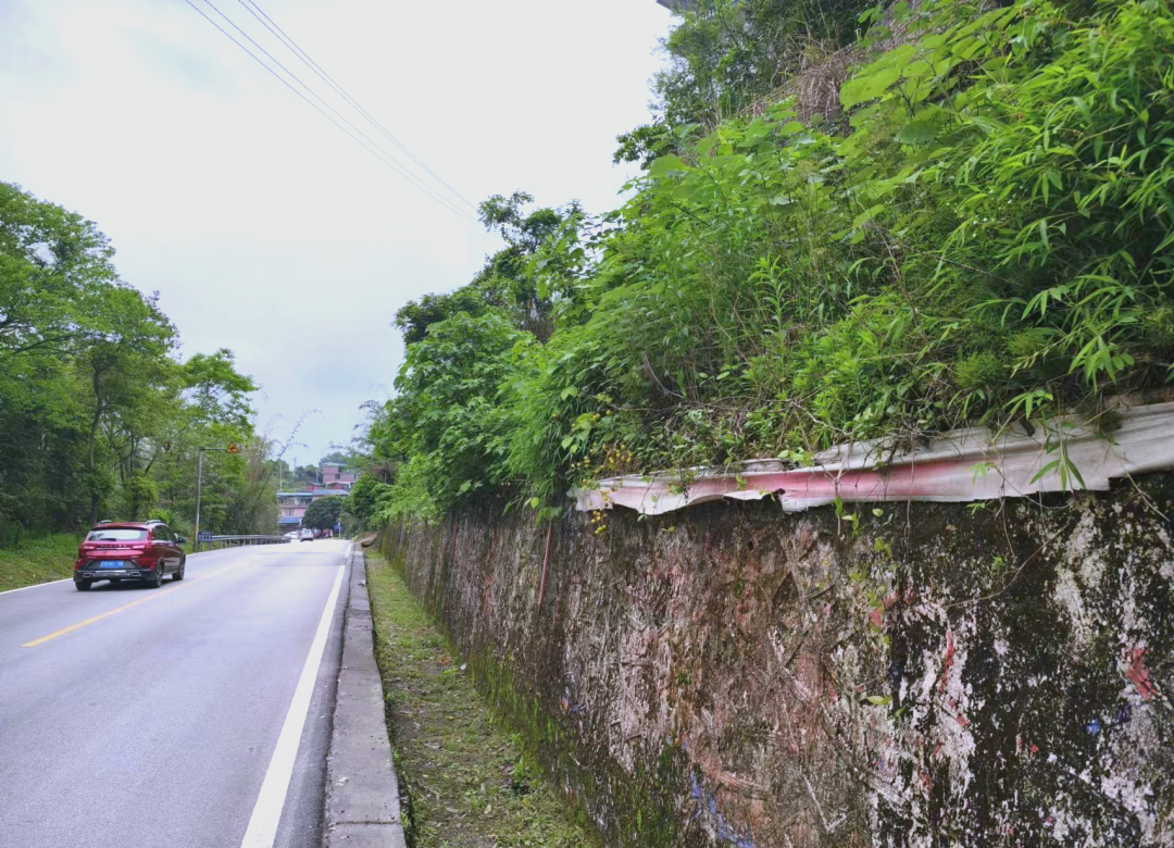 三江公路养护中心全面整治挡土墙隐患,提升公路安全通行能力