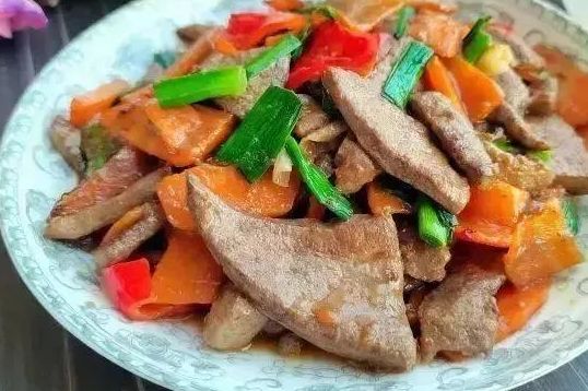 义丰祥芝麻油分享胡萝卜炒猪肝的做法