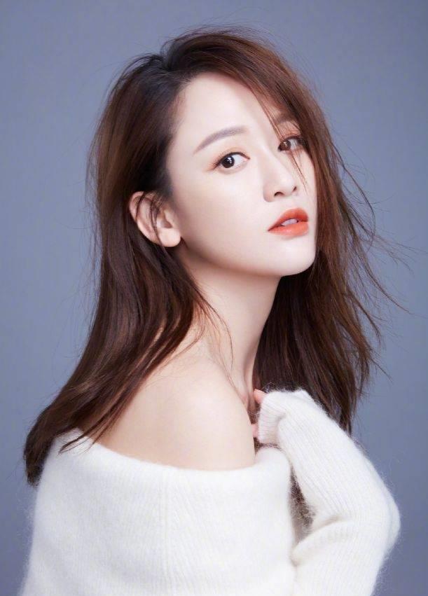 迷人魅力!陈乔恩44岁,不可错过!