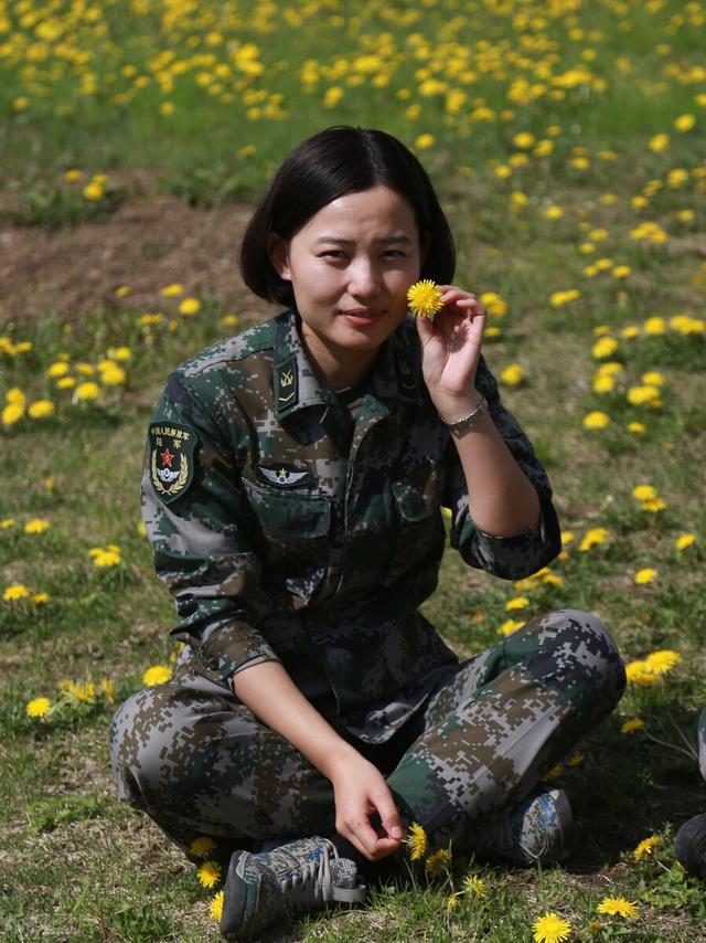 中国女兵军装图片