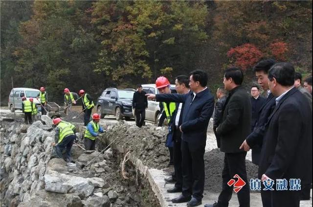 馮朝勇深入鎮安縣鐵廠,高峰鎮調研災後重建工作