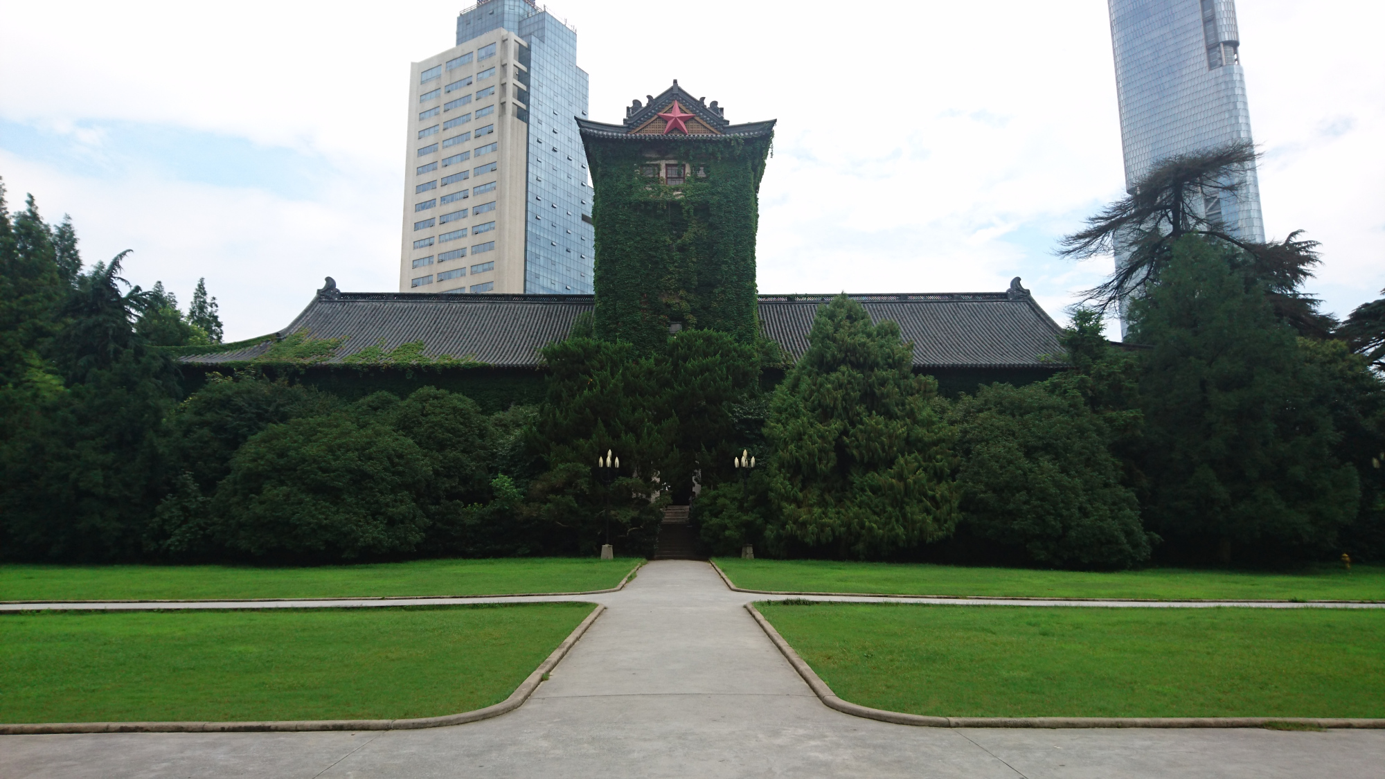 对南京大学的学术水平现状和发展趋势的研究和建议