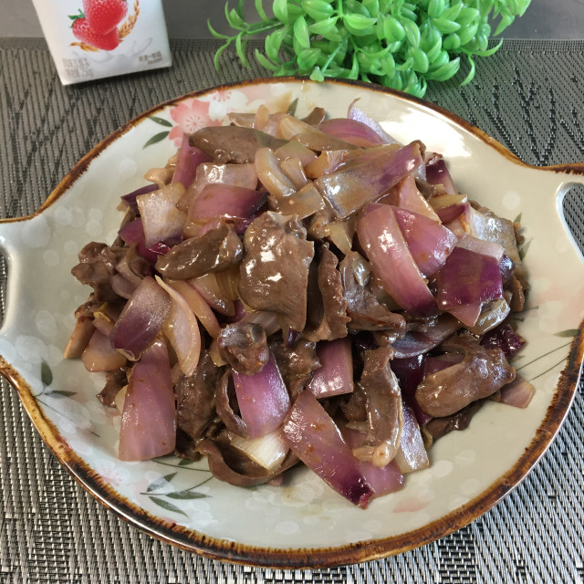洋葱爆炒猪心,家常美味下饭菜