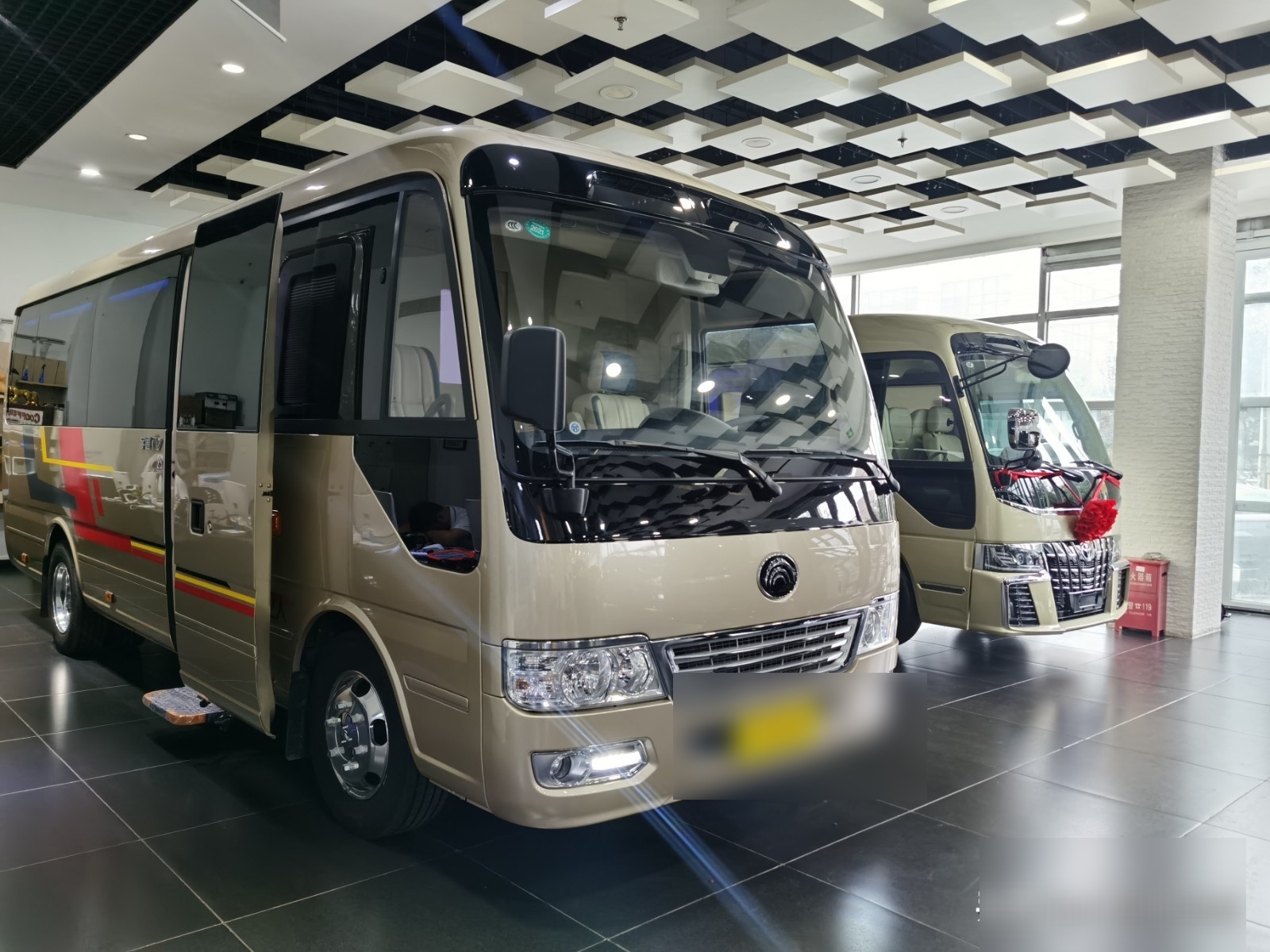 12座宇通t7红木全隔断版