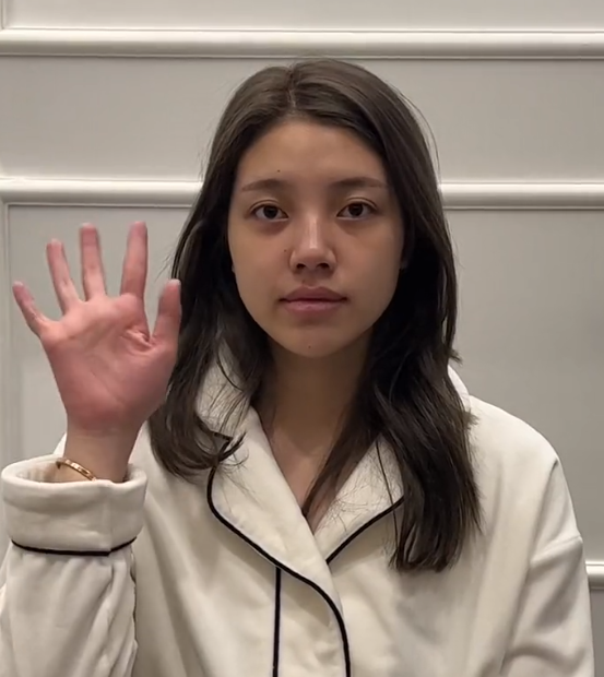 兜儿产后素颜照曝光,皮肤暗沉嘴唇干裂,网友:像换了个头