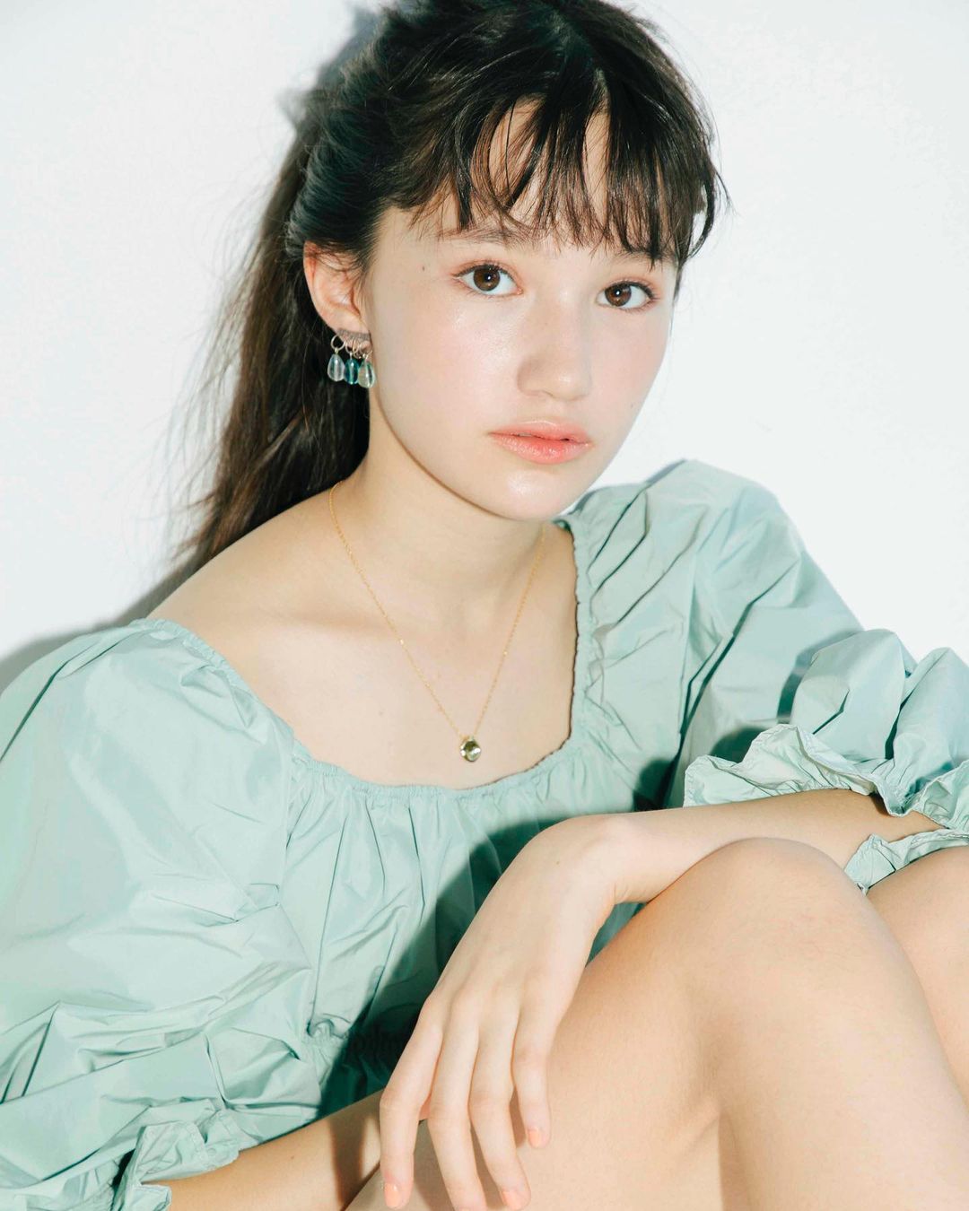 日本仙气少女登时尚杂志,混血脸孔受瞩目,网友发现竟只有11岁