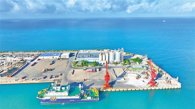 三亚南山港区建设稳步推进