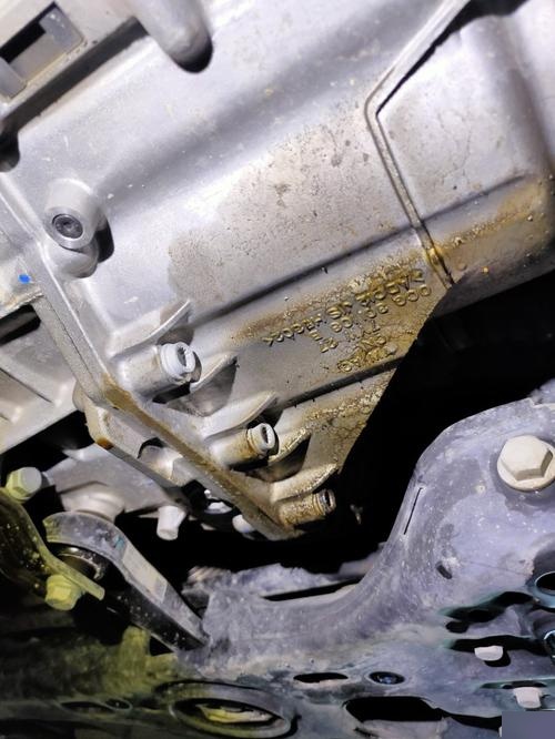 新宝来1.6ea113发动机漏油是怎么回事?