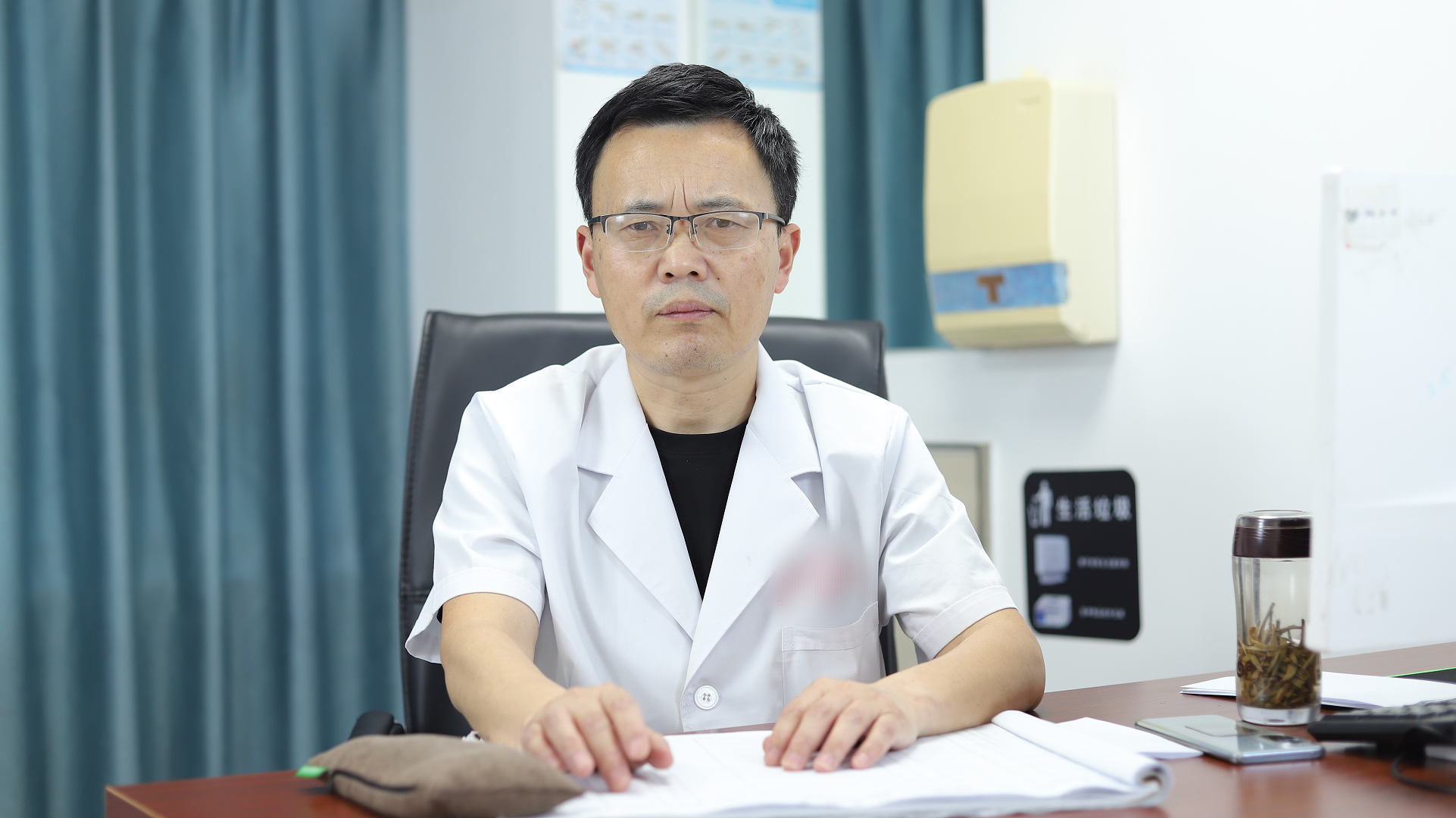 不管你的乙肝有多久,这次都要说拜拜了,我是中医杨晓平医生,在肝病