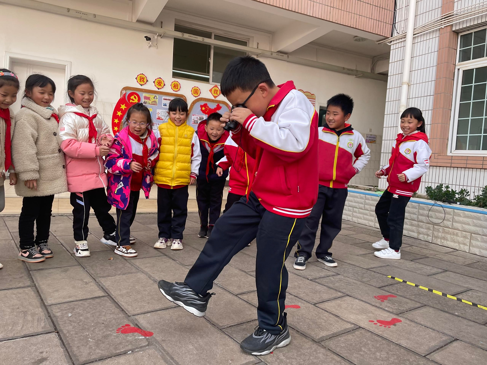 东华二小新年举行线上入队仪式