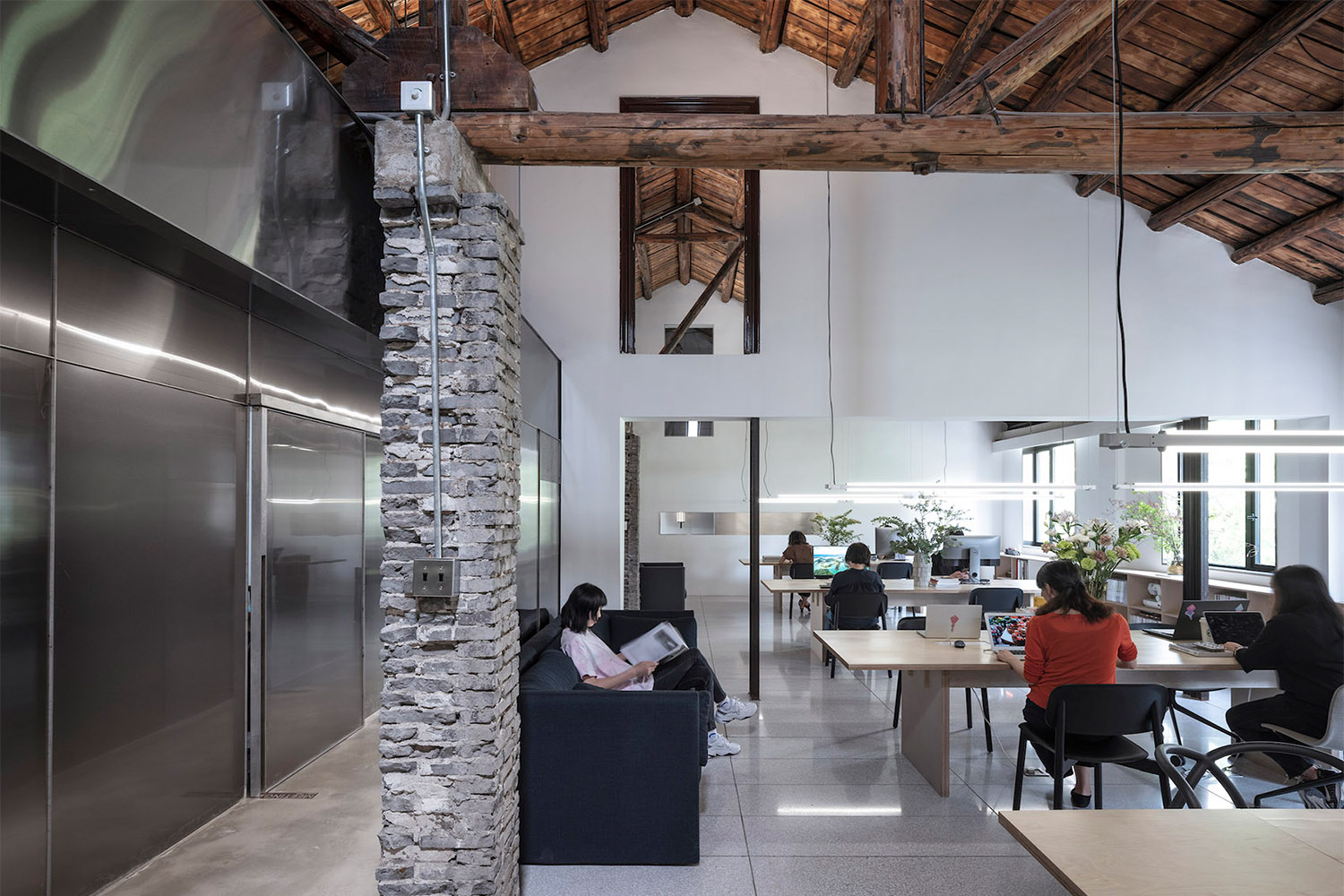 江苏淮安·“芷麦”甜品咖啡店 / SIM