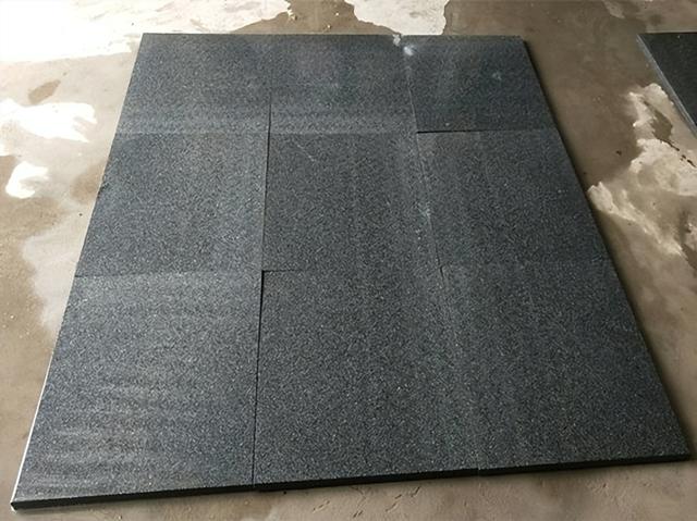 芝麻黑654石材产地