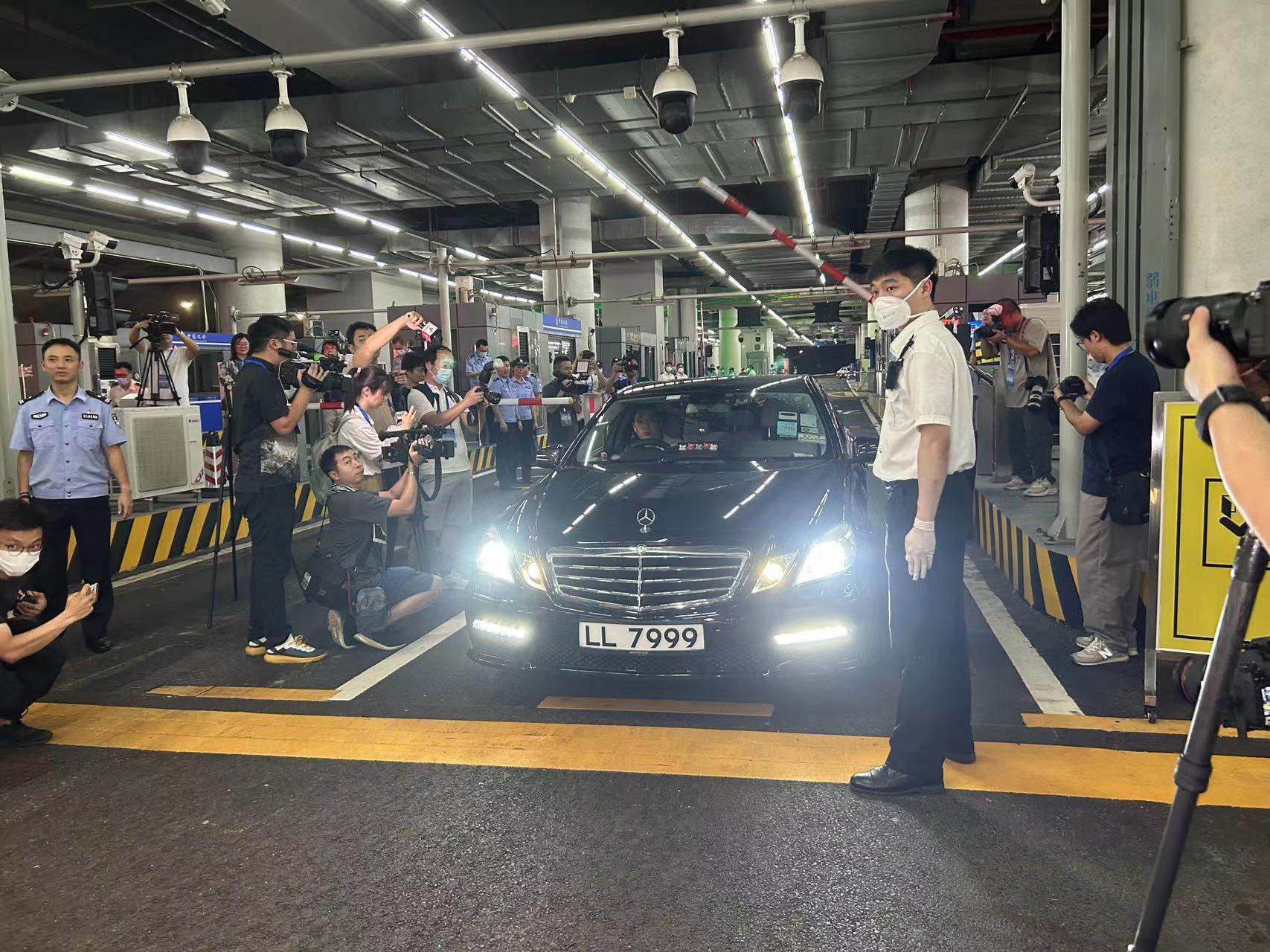 南方 早班车|"港车北上"正式实施,首辆香港单牌车入粤