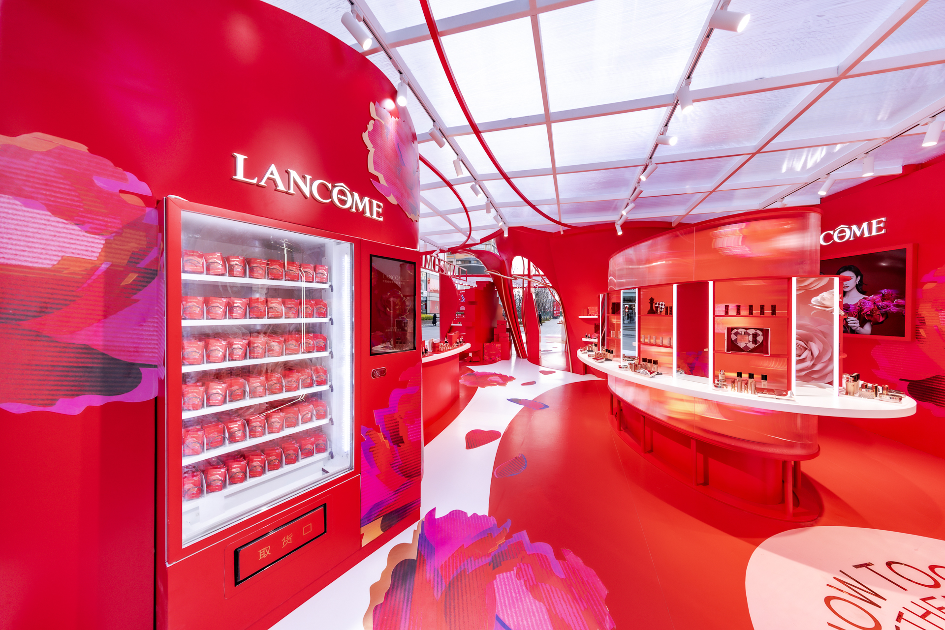 大展宏"兔"丨兰蔻新年快闪店空降昆明百盛