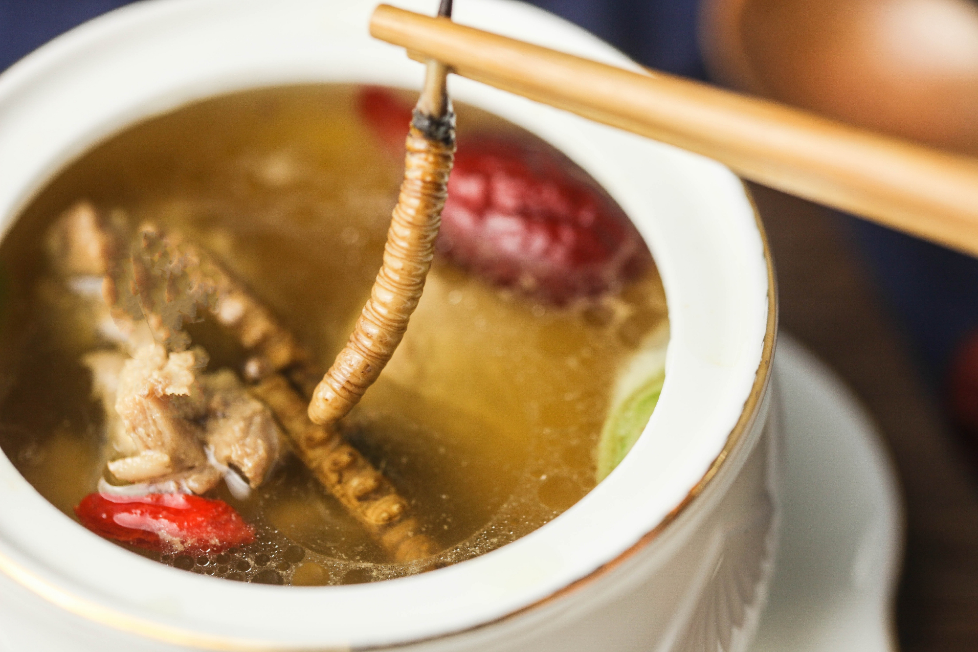 滋补汤品 冬虫夏草鸡汤 益气养阴健脾益胃!