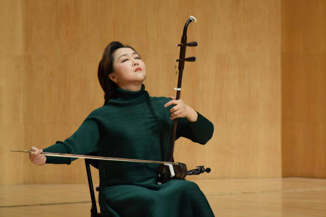 梁聆聆二胡独奏音乐会成功举办