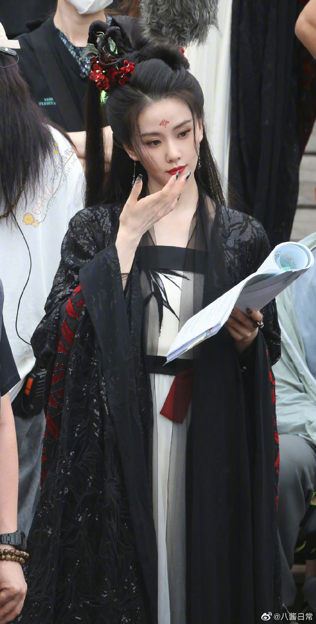 刘诗诗《狐妖小红娘竹业篇》东方淮竹新路透,黑化装扮太美了!