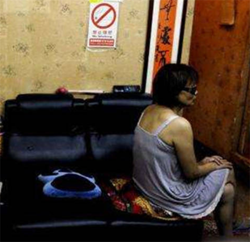 2021年浙江67岁大妈隐瞒艾滋卖淫被公诉,交易两次非法获利700元