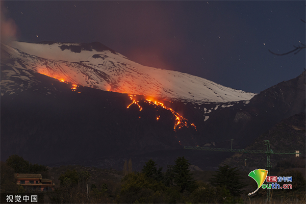 意大利埃特納火山持續噴發